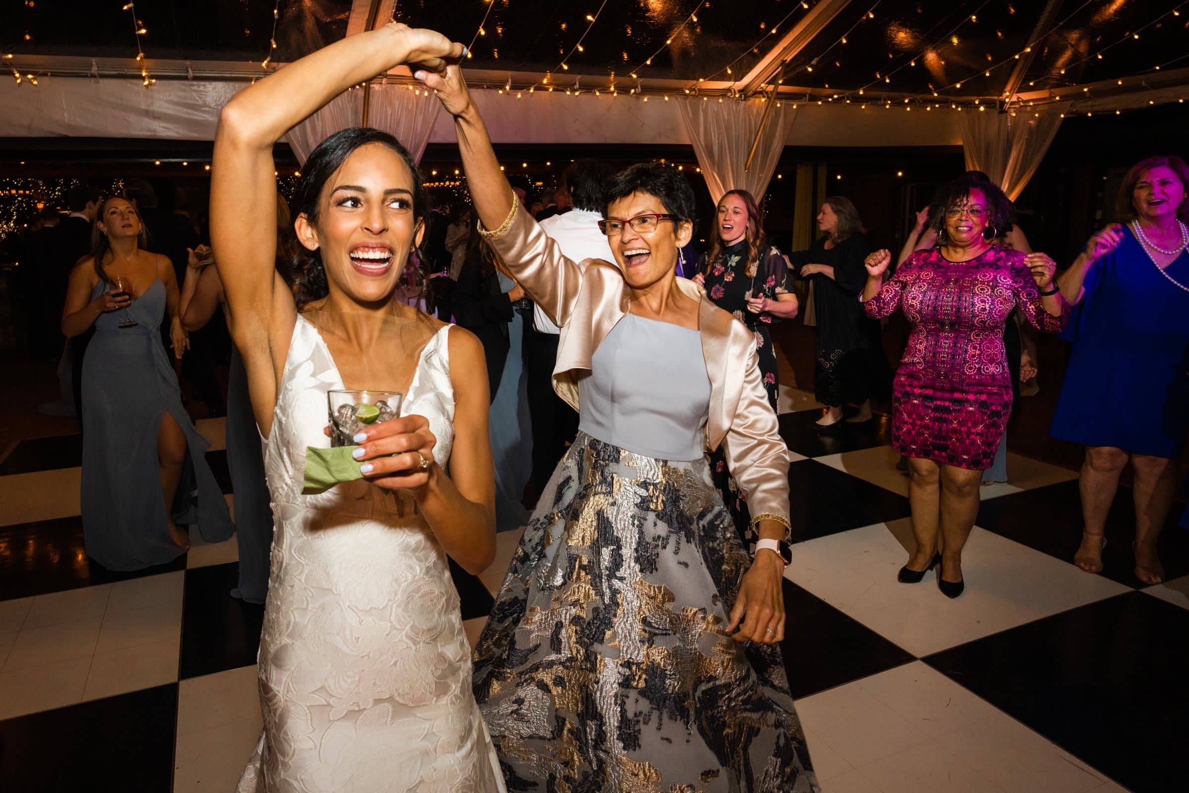 angus barn wedding photographer - meghan \u0026 watts, image size:2400x1600